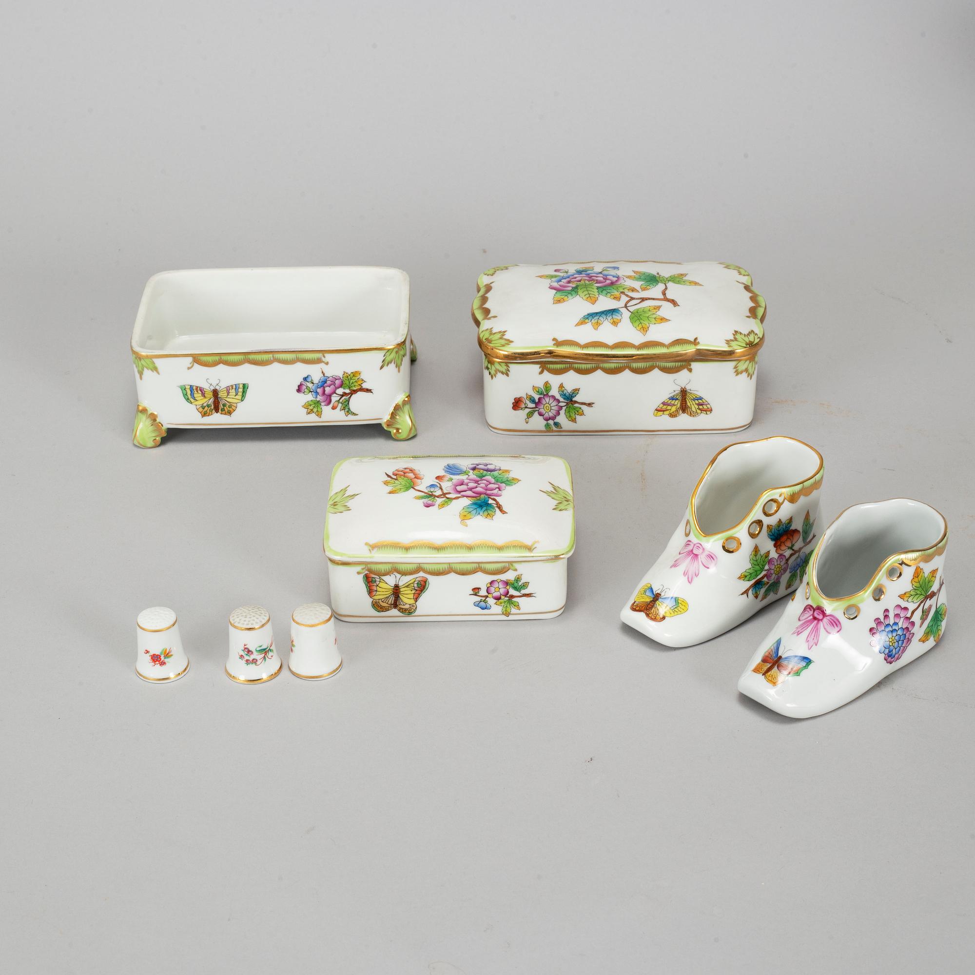 71 psc Herend, mostly "Queen Victoria".