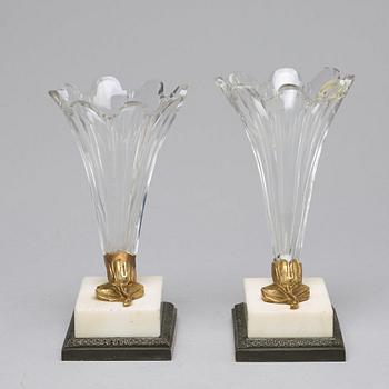 VASER, sk rhytonvaser, ett par, omkring år 1900.