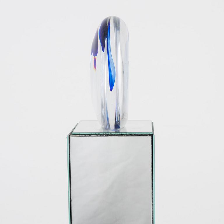 Hanne Dreutler & Arthur Zirnsack, a glass object, Studio Åhus, 1988.