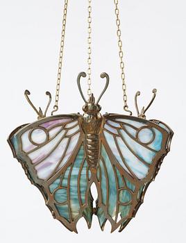 TAKLAMPA, jugend, glas och mässing, 1900-talets början. H 40.