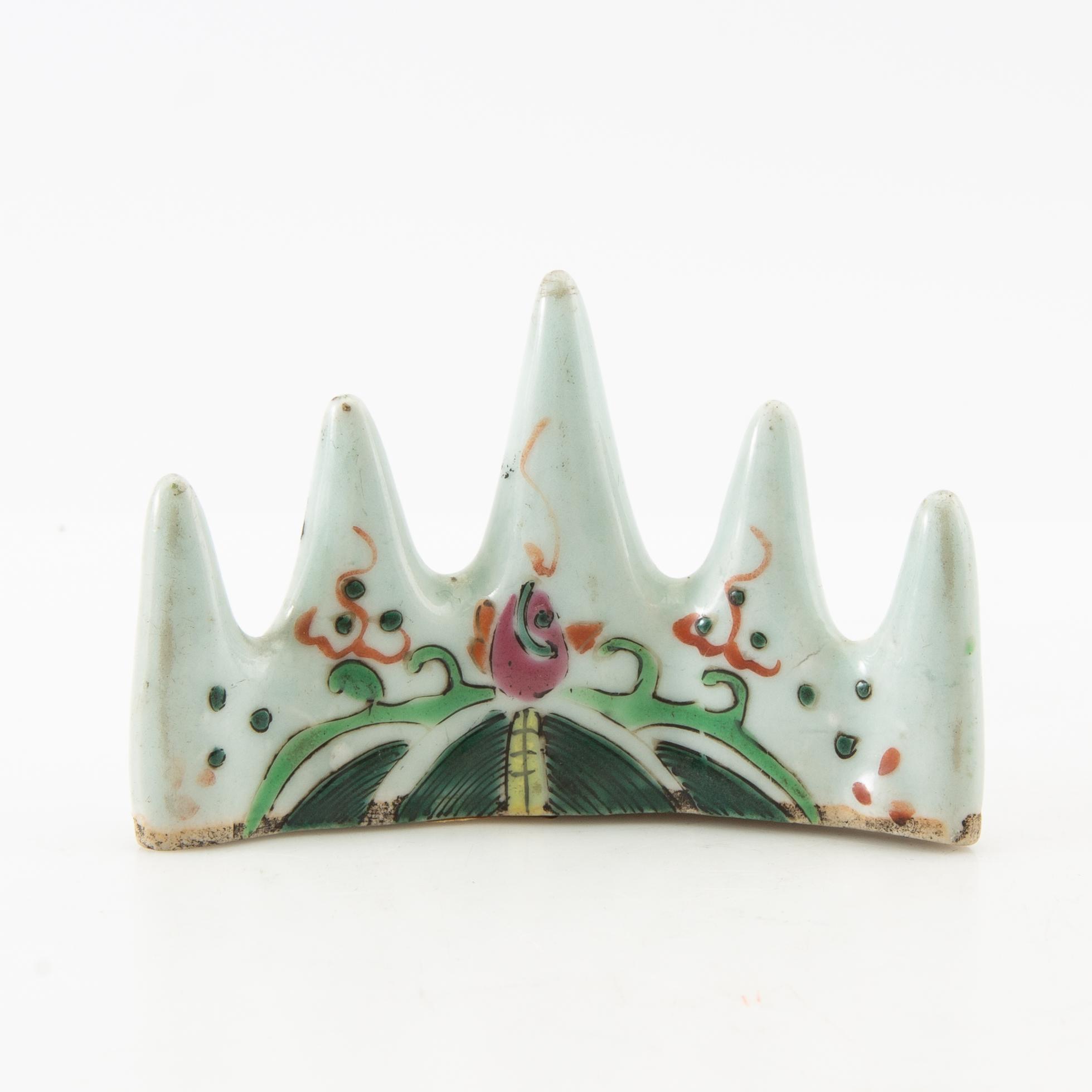 Brush holder China Jiaqing (1796-1820) porcelain.