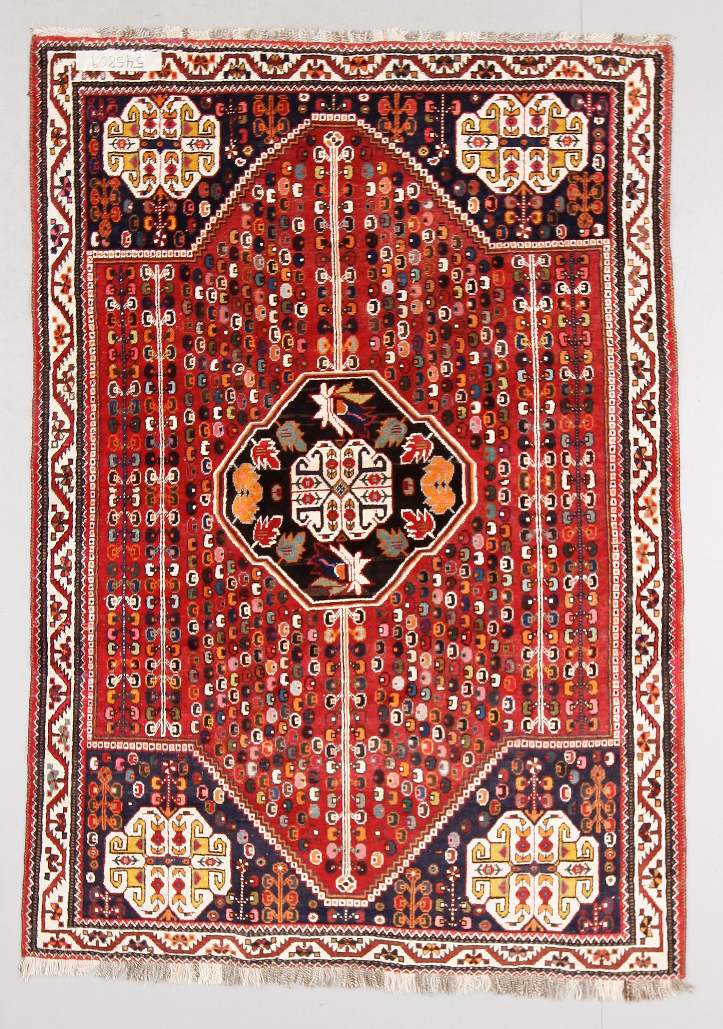 MATTA, Täbriz. Ca 243 x 170 cm.