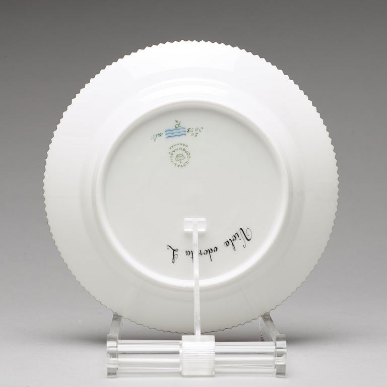 A set of 12 Royal Copenhagen "Flora Danica" dishes, Denmark, 20th Century.