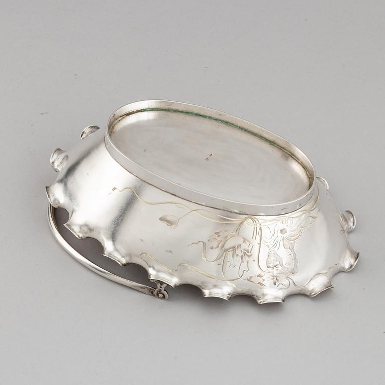 A Russian early 20th century parcel-gilt silver basket, unidentified makers mark, Moscow 1899-1908.