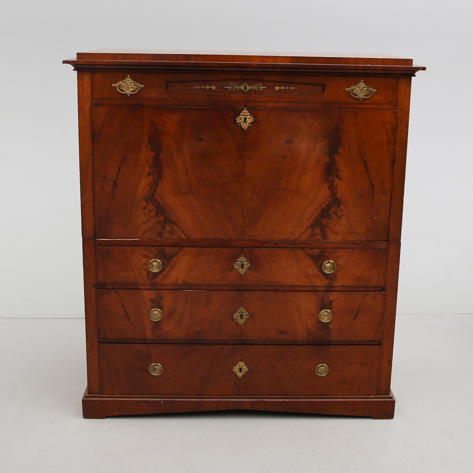 CHIFFONJÉ, empire, 1800-talets första hälft.