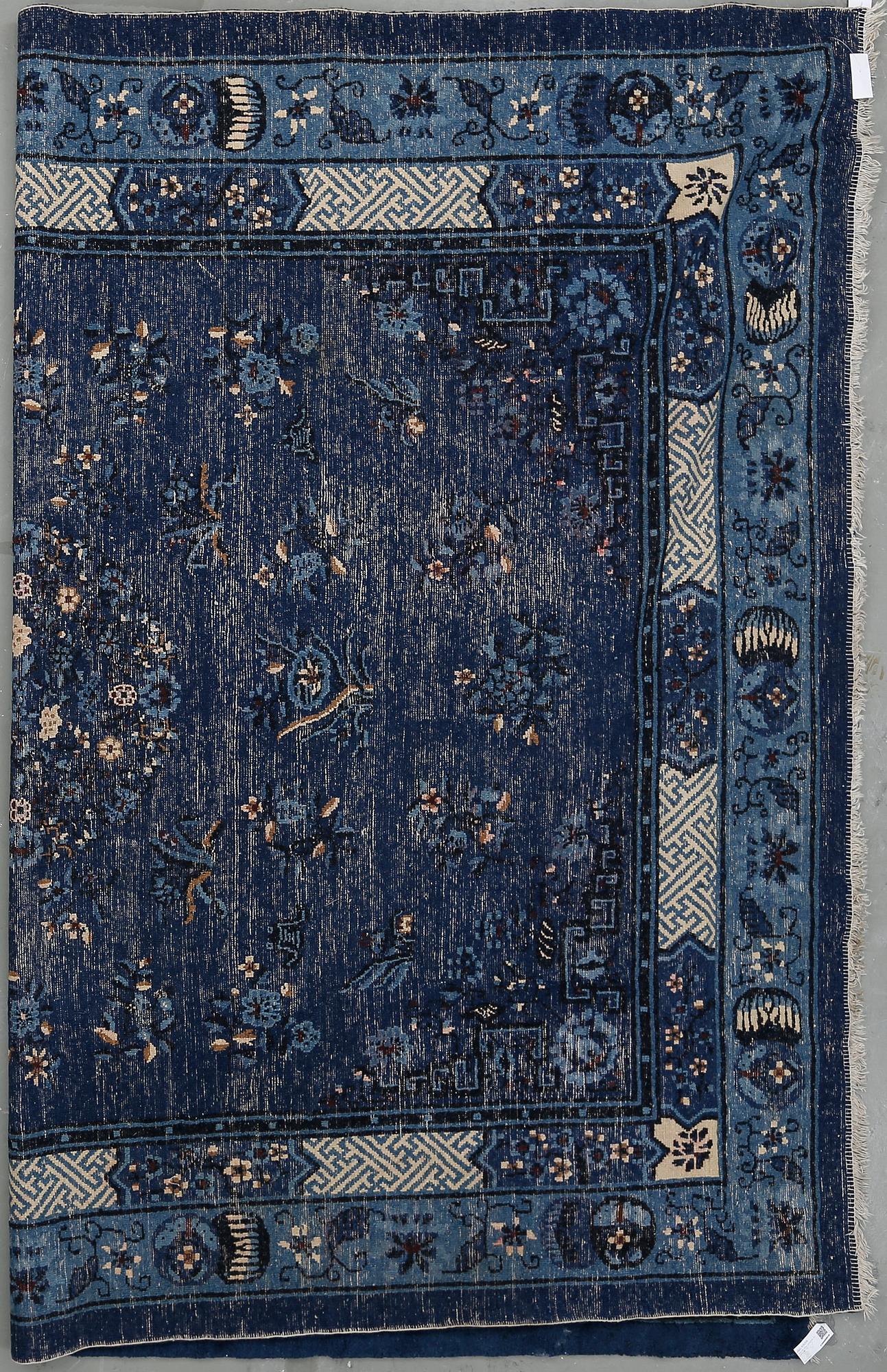 MATTA, Kina, semiantik. Ca 340x280 cm.