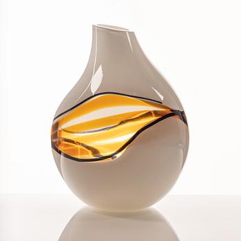 A Serguso glass vase, Murano, Italy.