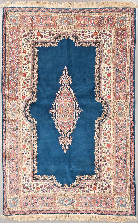 MATTA, old, Kirman, ca 299 X 190cm.