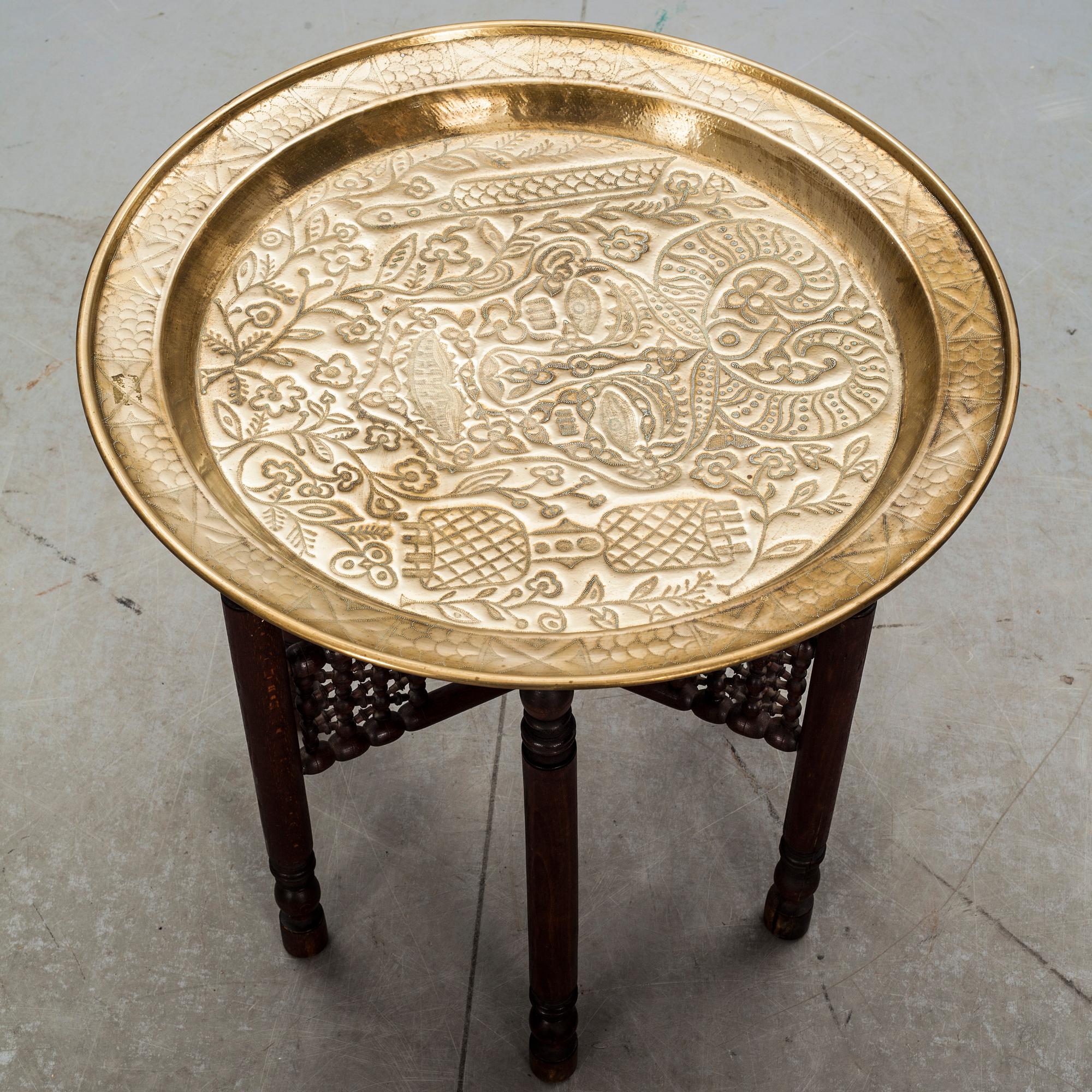 RÖKBORD, orientaliskt, 1900-tal.