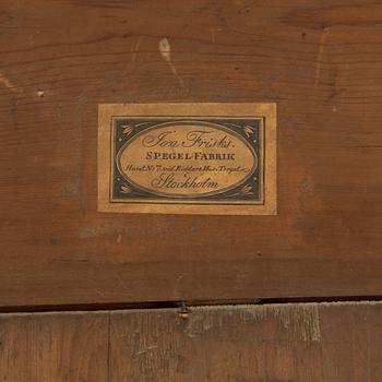 Spegel, empire, av Jonas Frisk (spegelfabrikör i Stockholm 1805-1824).