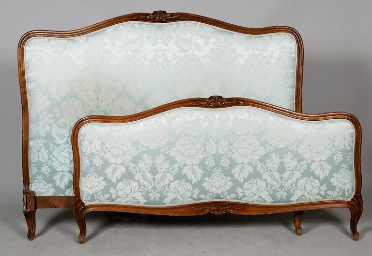 SÄNGRAM, rokokostil, 1900-talets första hälft.