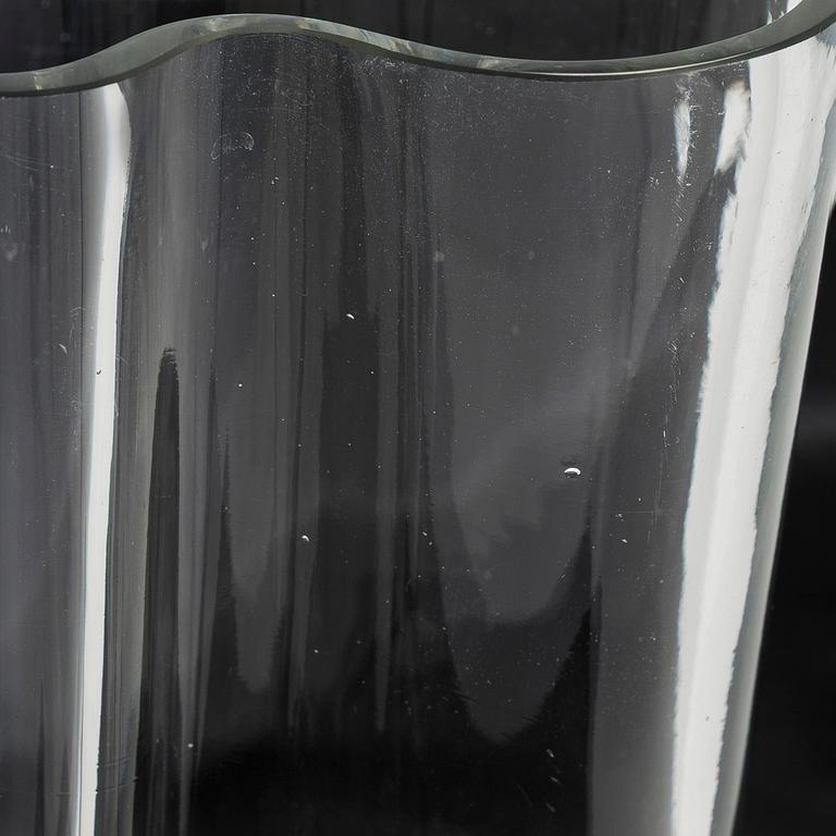 Alvar Aalto, a 1950s' 3030' vase, signed Alvar Aalto. Iittala 1950s.