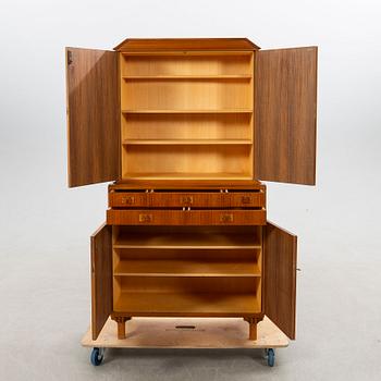 Carl Malmsten, Skåp "Mittens rike" 1900-talets andra hälft.