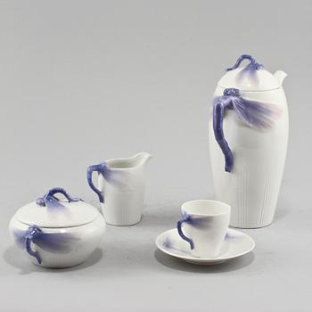 KAFFESERVIS, 12 delar, fältspatporslin, "Trollslända", Alf Wallander, Rörstrand, jugend, omkring 1910.
