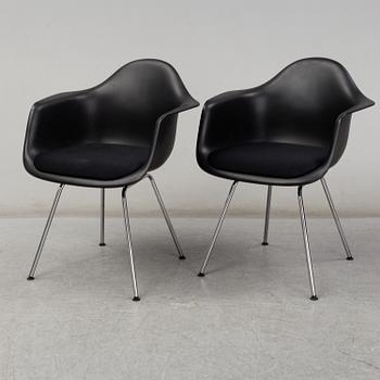CHARLES & RAY EAMES, Five 'Plastic Armchairs', Vitra.