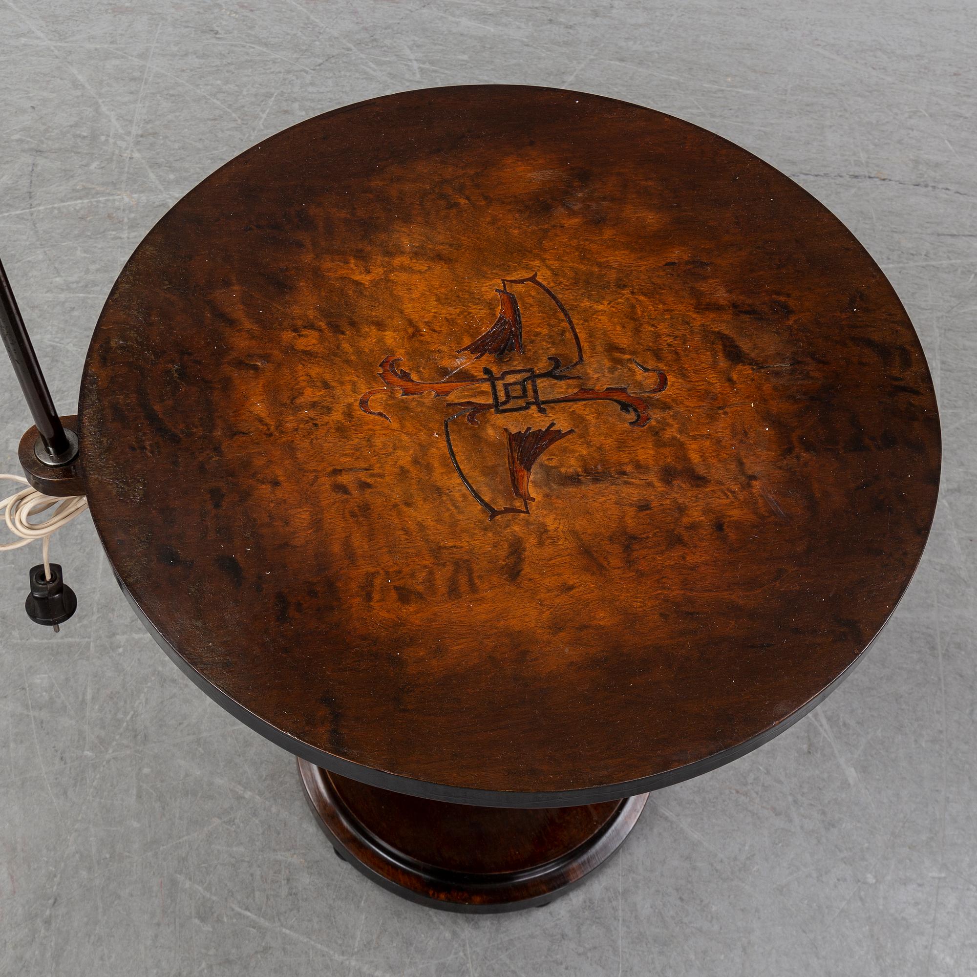 GOLVLAMPA MED BORD, 1920-/1930-tal.