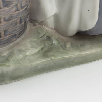 Figuriner, 4st, porslin, Royal Copenhagen och Bing &  Grøndahl.