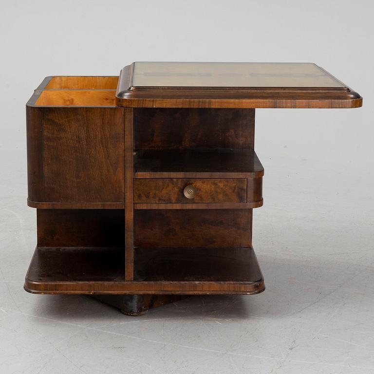 A 1930s table.