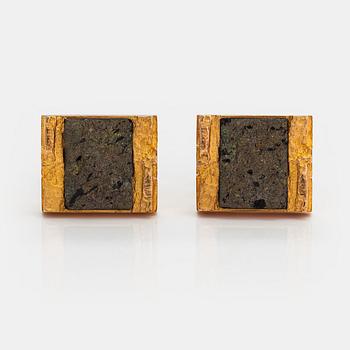 Björn Weckström, "Gold stones", a pair of 14K gold cufflinks with copper ore. Lapponia 1979.