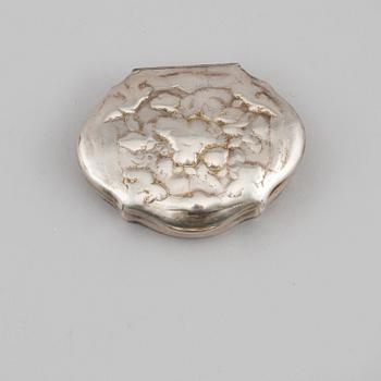 DOSA, silver, troligen 1800-tal, vikt 81 gram.