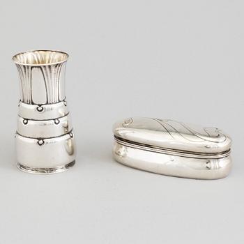 FIRMA S&M BENZEN, dosa, silver, jugend, ca 1900 samt vas, silver, C I MØINICHEN, Köpenhamn 1912.