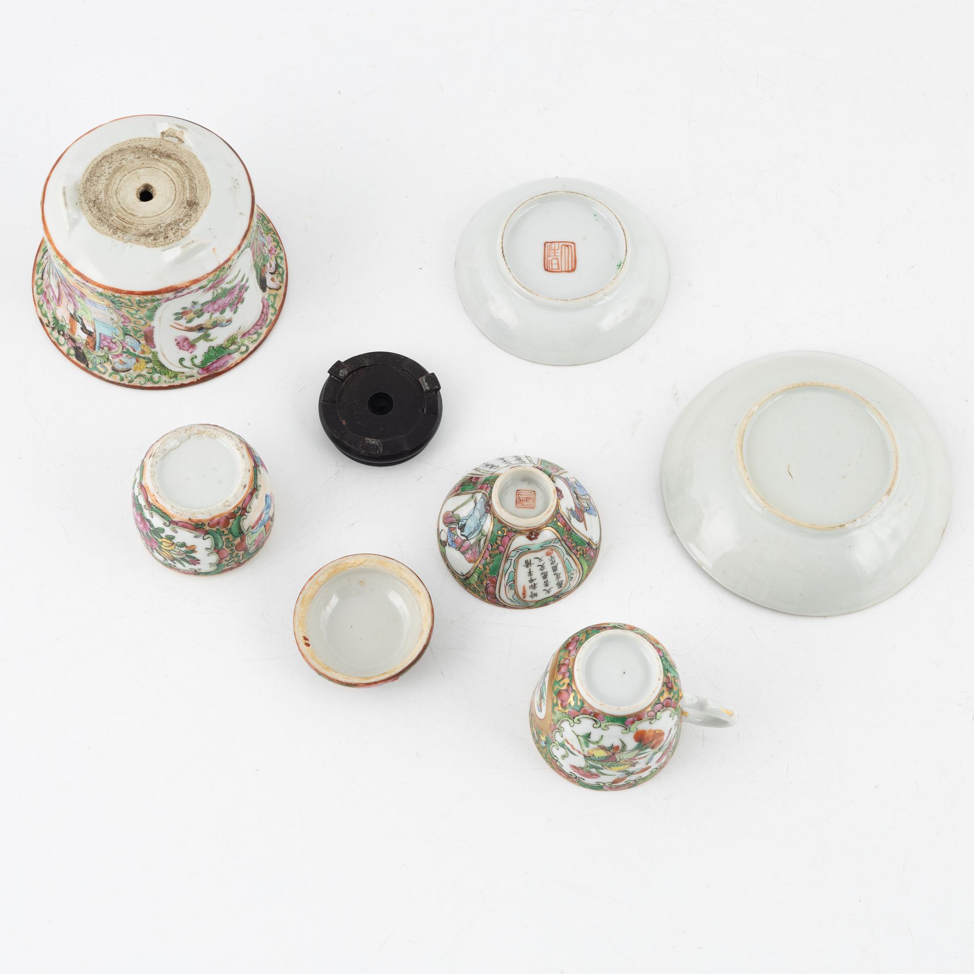 13 Chinese porcelain pieces, 19th/20th century.