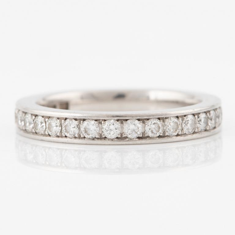 Ring, platinum, full eternity band set with brilliant-cut diamonds.