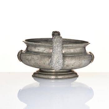 Anna Petrus, & Estrid Ericson, a pewter bowl with handles, model A 309, Firma Svenskt Tenn, Stockholm, 1927.