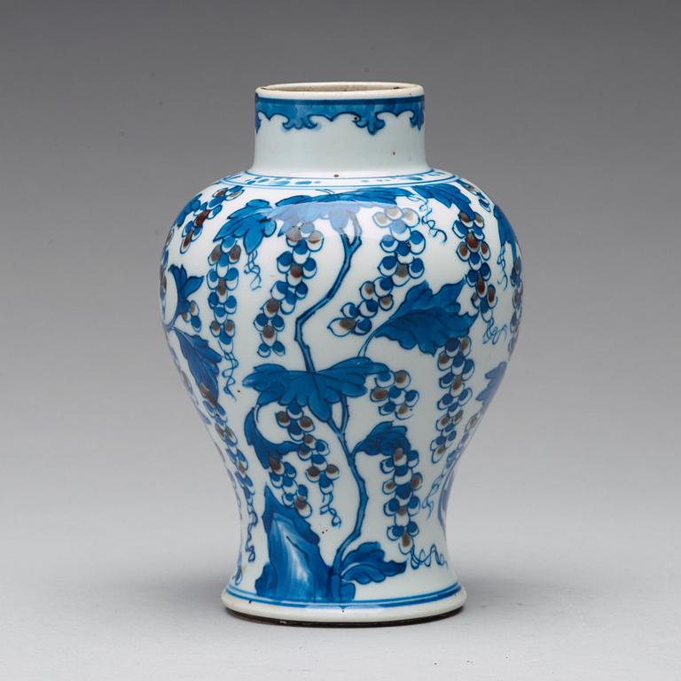 A blue and white and iron red vase, Qing dynasty, Kangxi (1662-1722).