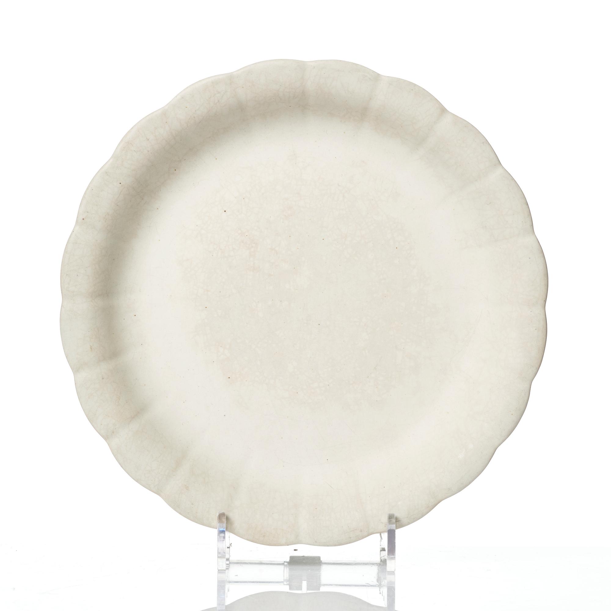 Wilhelm Kåge, 15 pieces of "Carrara" and "Gold Carrara" stoneware dishes, Gustavsberg, Sweden, 1930s/40s.