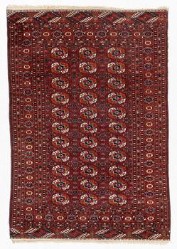 A semi-antique rug, Tekke, ca. 162 x 112 cm.