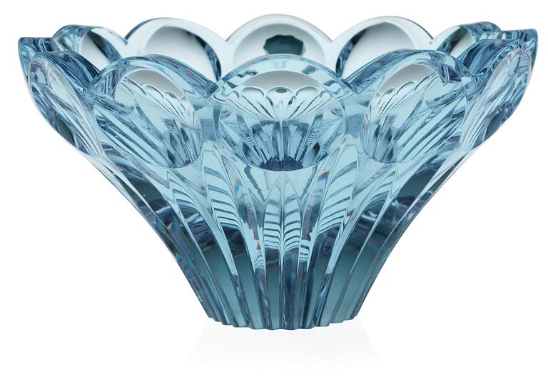 An Aimo Okkolin cut crystal glass vase, Finland.
