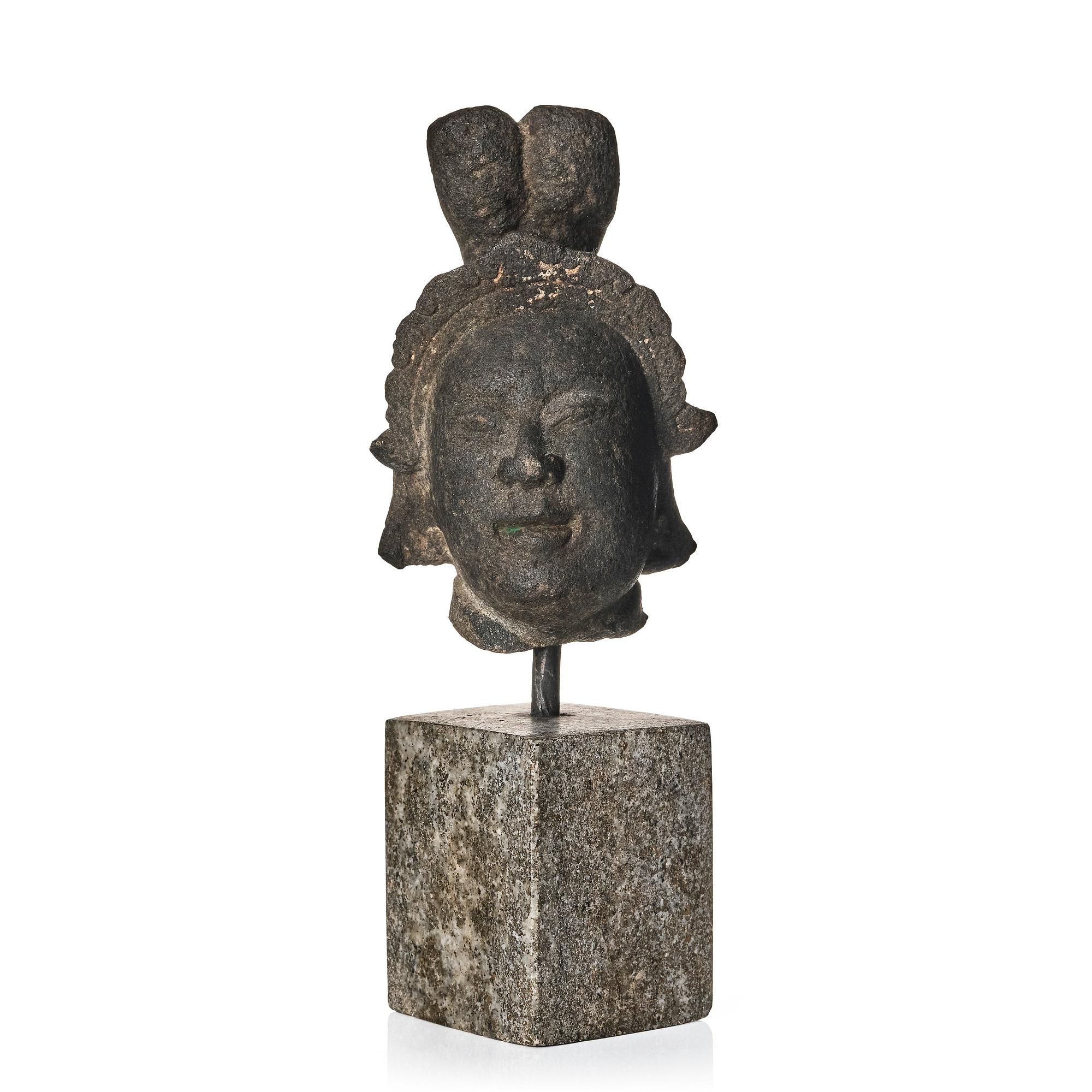 Skulptur, sten. Mingdynastin (1368-1644) eller äldre.