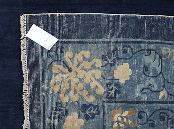 SEMI-ANTIQUE CHINESE FIGURAL. 350 x 276 cm.