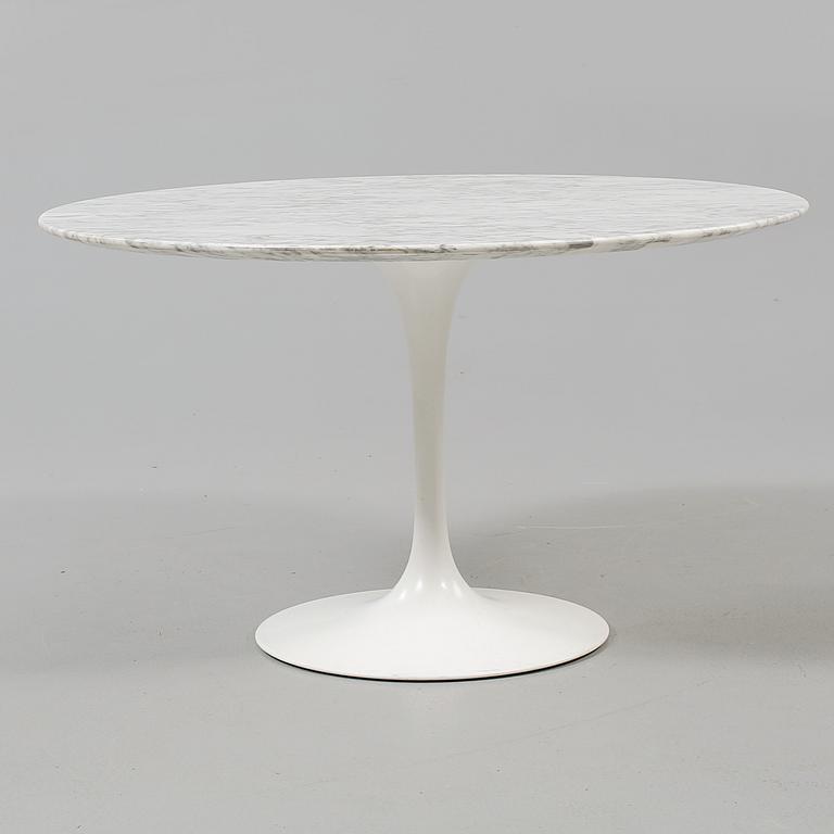 SOFFBORD, Eero Saarinen, "Tulip", Knoll International, USA, 1900-talets andra hälft.