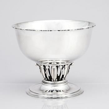 Georg Jensen, skål på fot, Köpenhamn ca 1919-21, modell 19B, svenska importstämplar GABF, sterling.