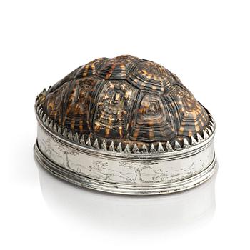 365. An European 17th century silver and tortoiseshell box.