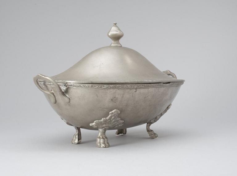 A late Gustavian pewter tureen with cover by J. Wiklund.