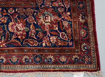 SEMI-ANTIQUE SILK KASHAN. 317 x 209,5 cm.