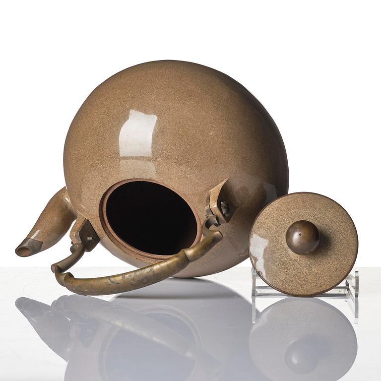 A Yixing tea pot with cover, Qing dynasty, 19th century. Marked Wanli.