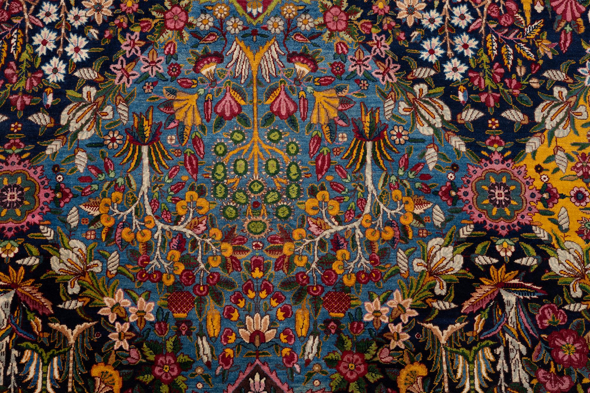 A carpet, semi-antique Kerman, ca 453 x 340 cm.