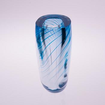 VAS, glas, signerad Markus Eerola Iittala, daterad 1997 och numerad 35/500.