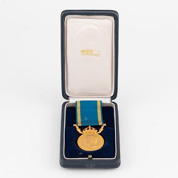 Medal, 23 k gold,