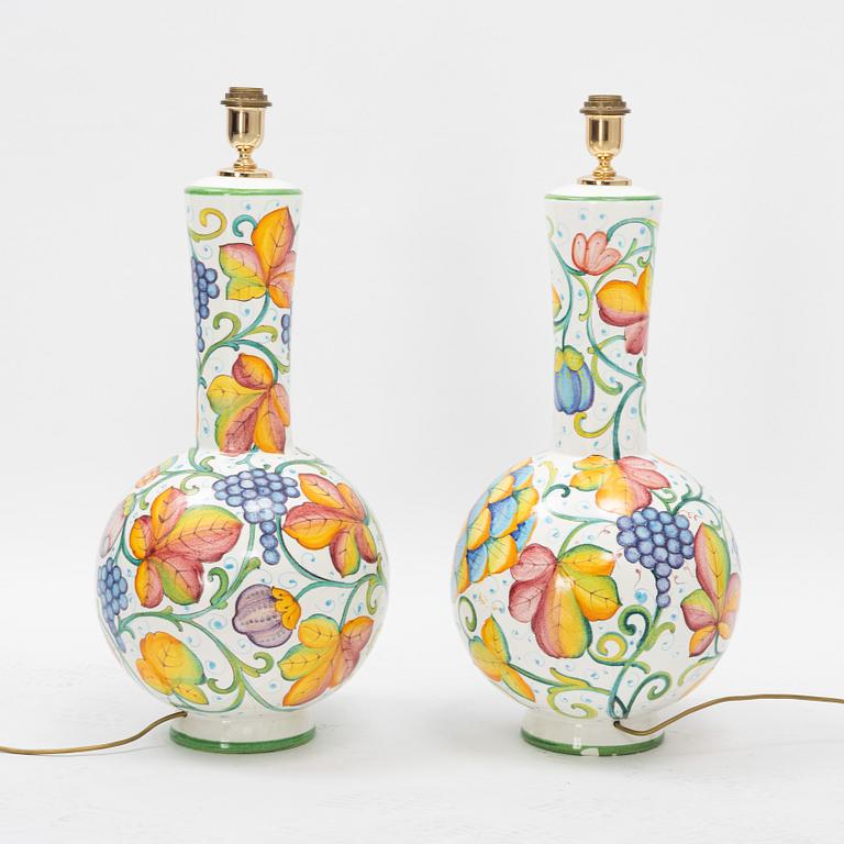 Bordslampor, ett par, keramik, Paolo Marioni, Italien.