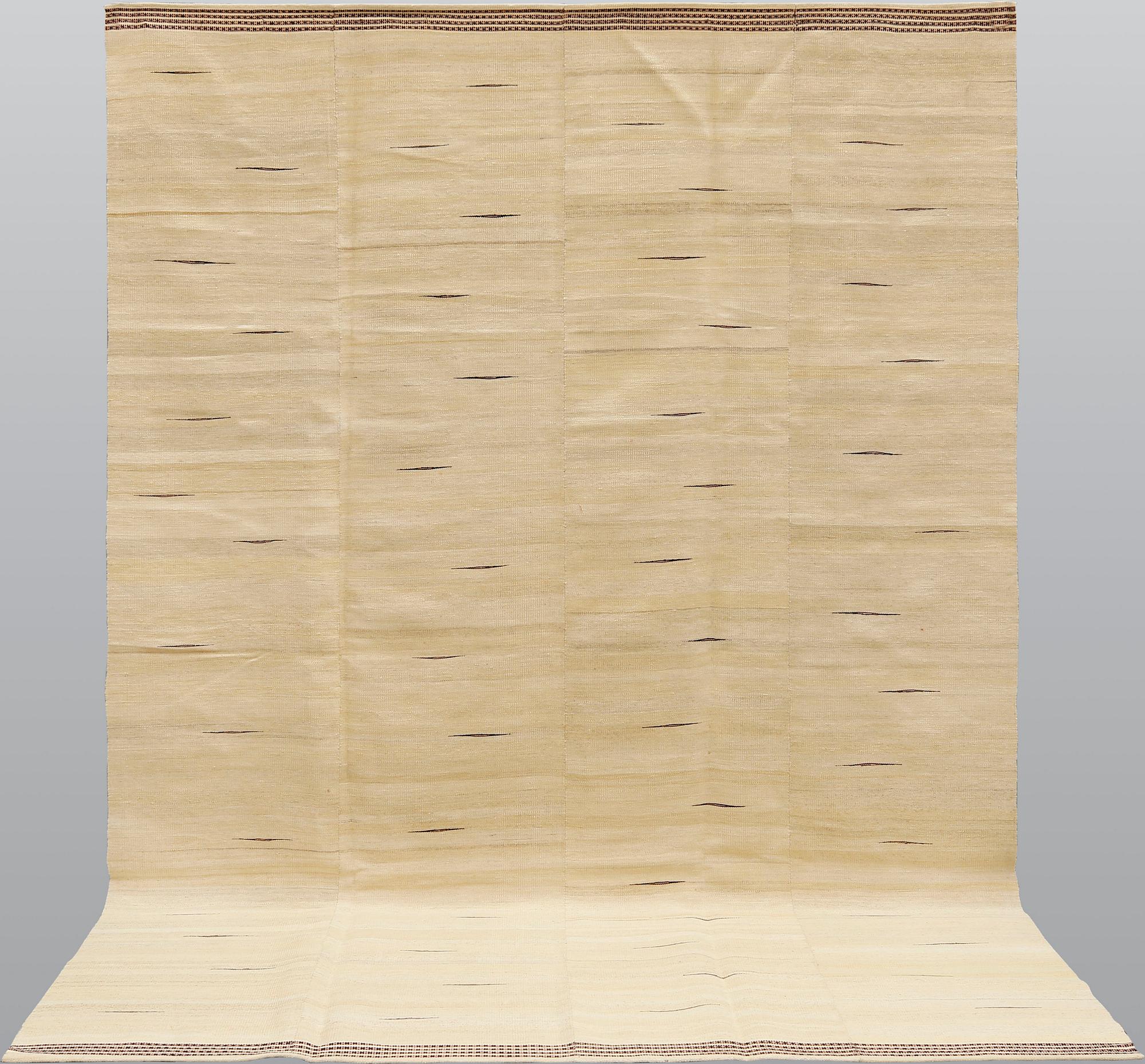 A Kilim carpet, ca 315 x 220 cm.