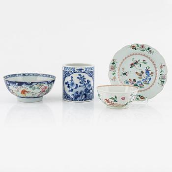 Four porcelain pieces, China, Qing dynasty, 18th-19th century.