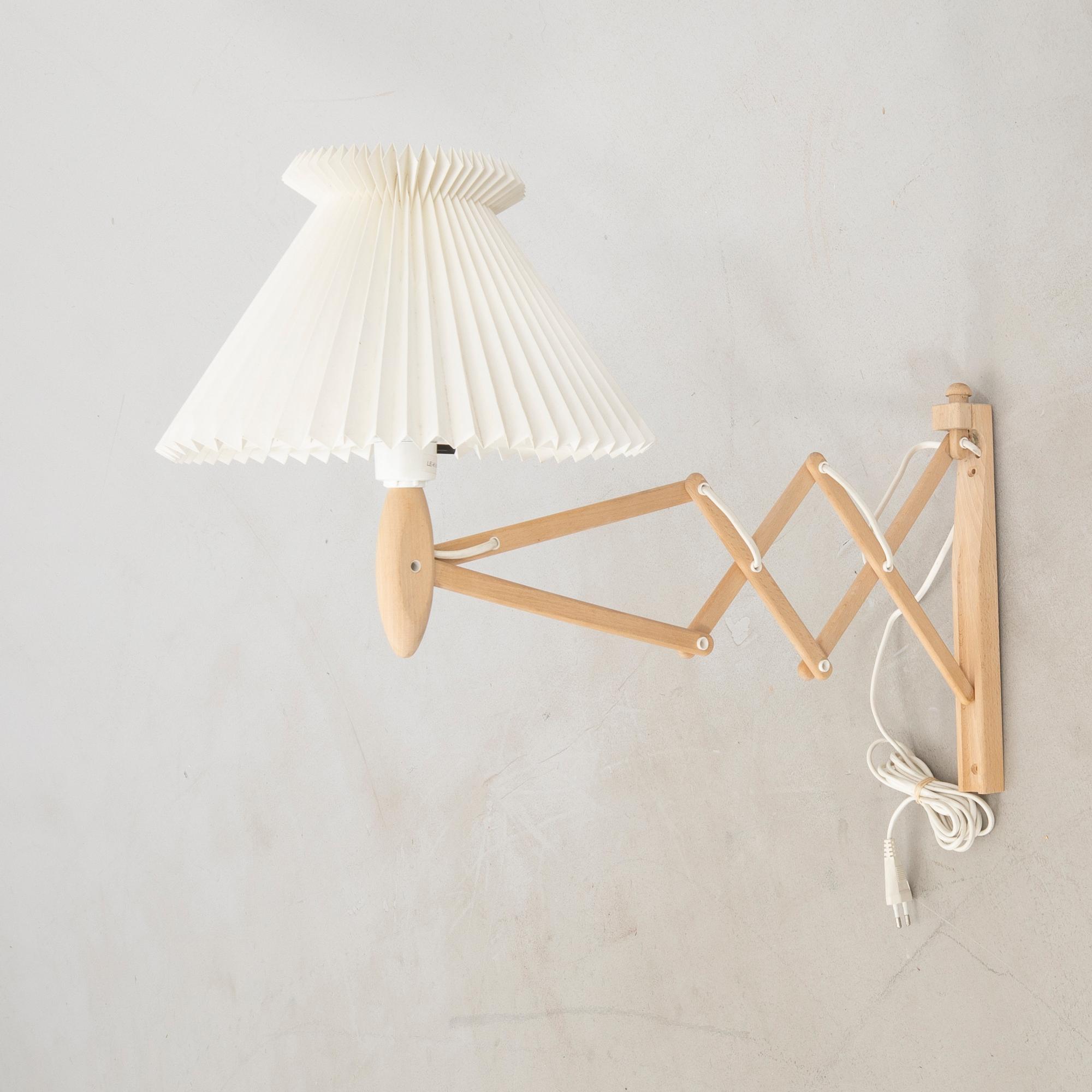 Erik Hansen, wall lamp "Sax 224-6/17", for Le Klint.