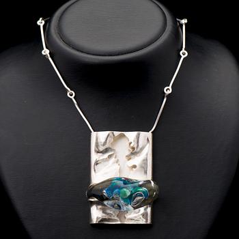 A BJÖRN WECKSTRÖM NECKLACE, "Jääkieli", silver, acrylic. Lapponia 1970.