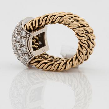 A brilliant cut diamond ring by Pomellato. Total carat weight of diamonds circa 3.00 cts. Moveable rings.