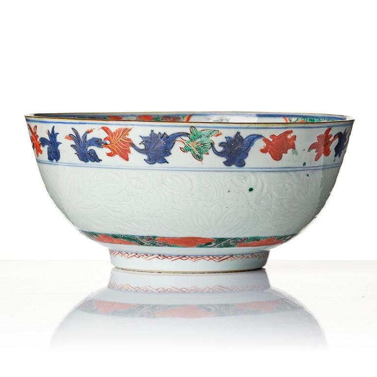 A famille verte bowl, Qing dynasty, Kangxi (1662-1722).